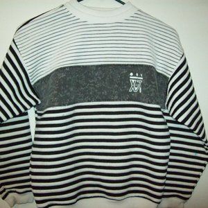 Street Scenes Boys Black & White Pullover Size M